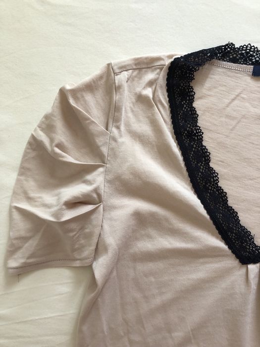 Blusa com decote rendado da Gap