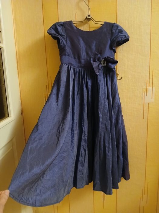 Продам платье нарядное.