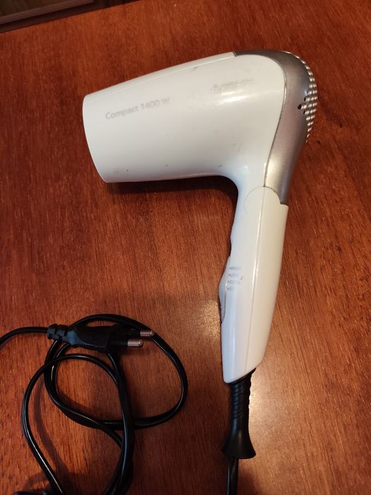 Продам фен Delfa, 1400W.