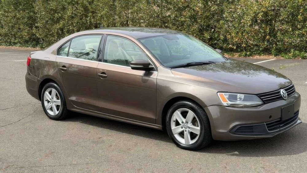 Volkswagen Jetta      2013