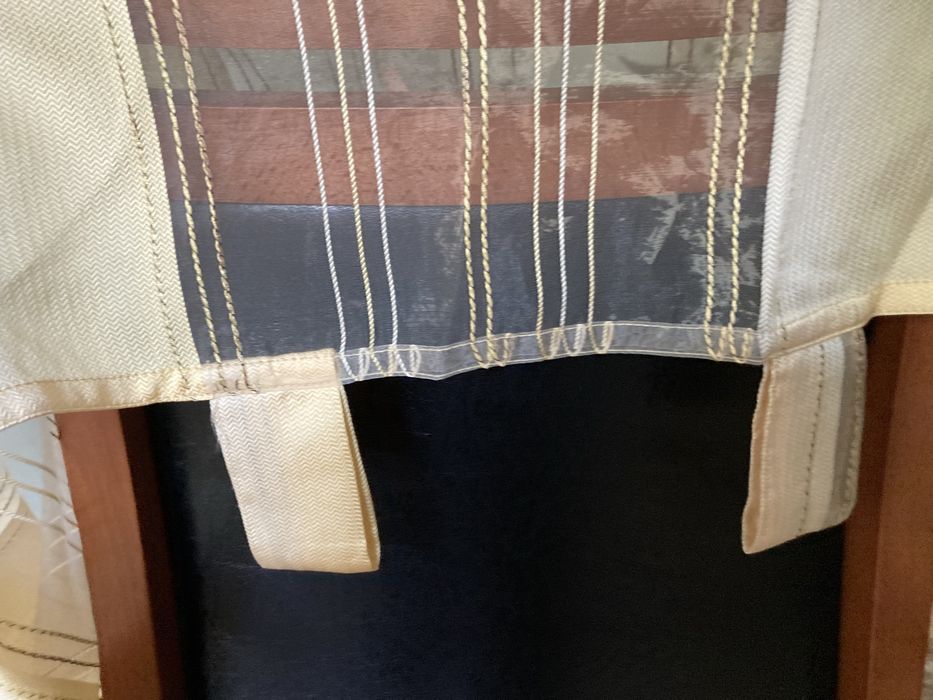 Dois cortinados  tons de amarelo