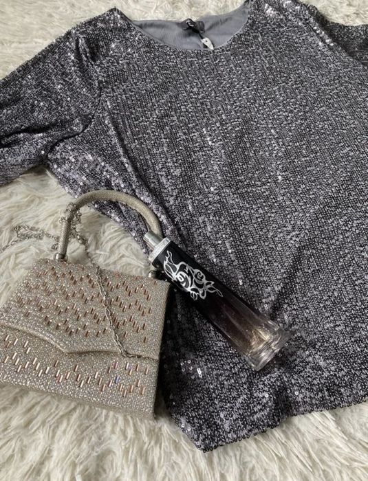 Блузка футболка з паєтками нова