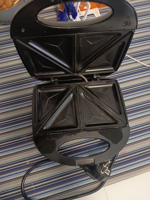 Тостерница, тосты