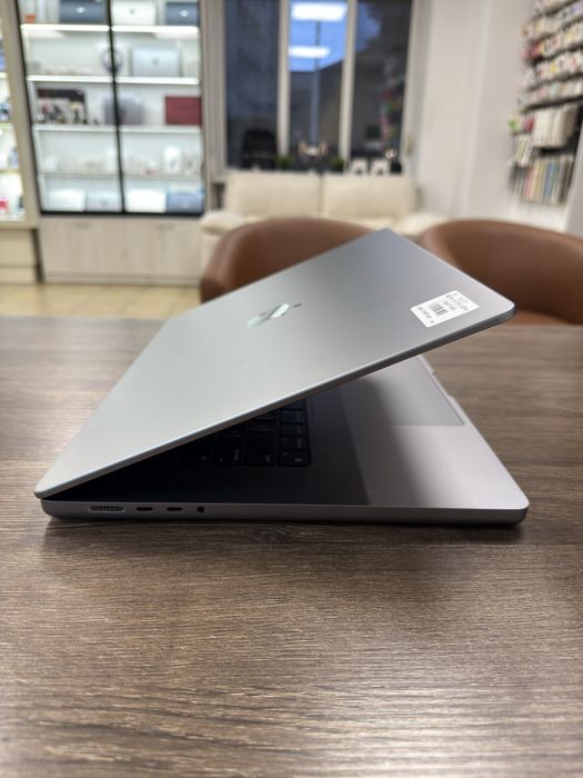 MacBook Pro 16" 2022 M2 Pro 16gb/512ssd