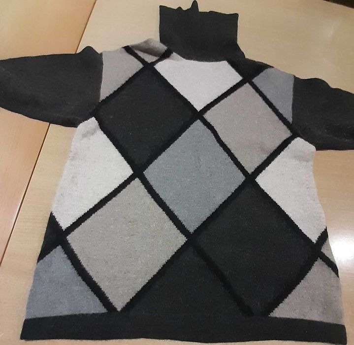 Sweter w dużą krate