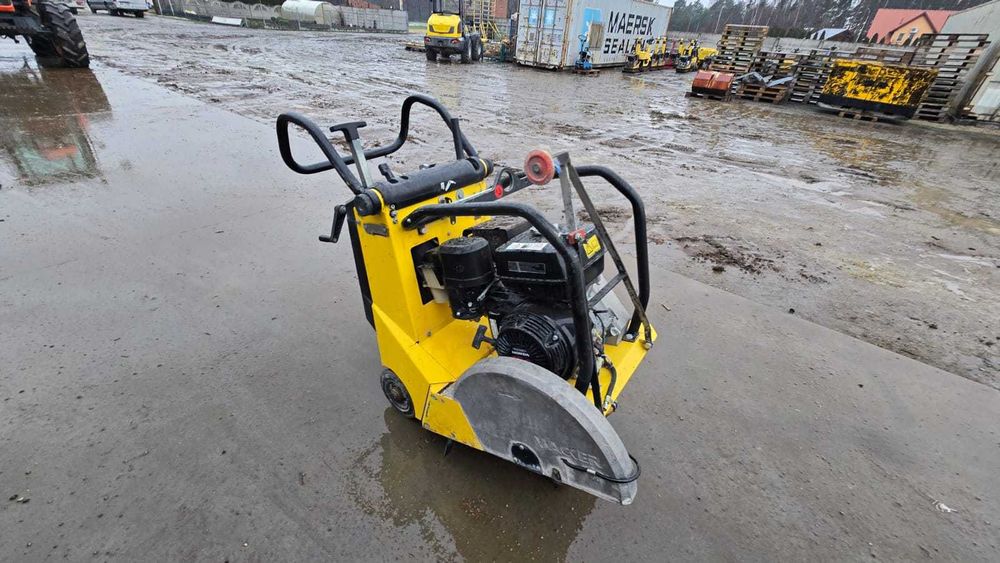 Piła na wózku przecinarka do betonu asfaltu Wacker Neuson z napędem