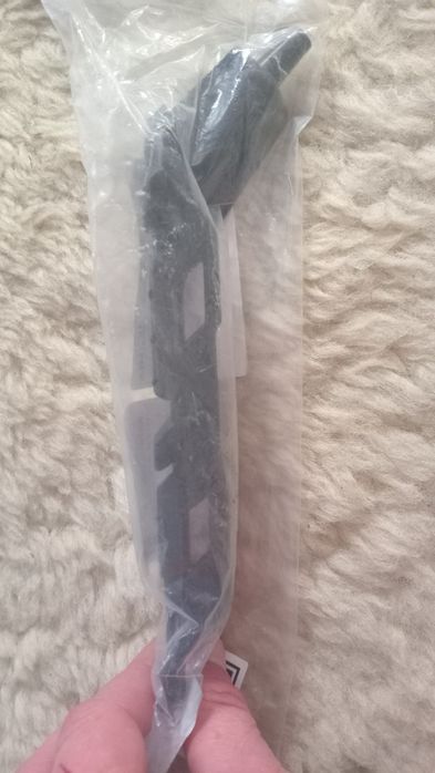 Hyundai kona electric 19- кріплення бамперу правий перед 86526-k4000