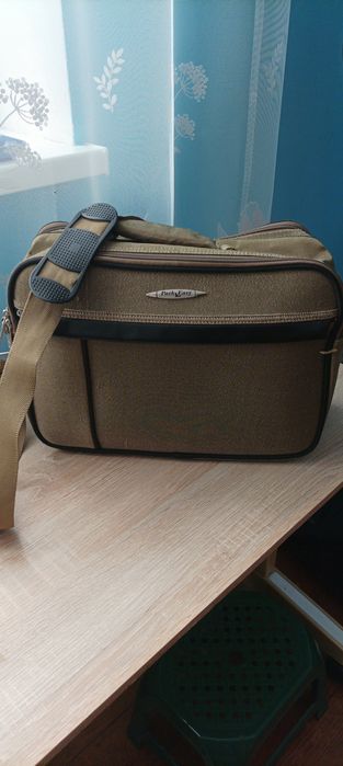 Сумки жіночі і чоловічі