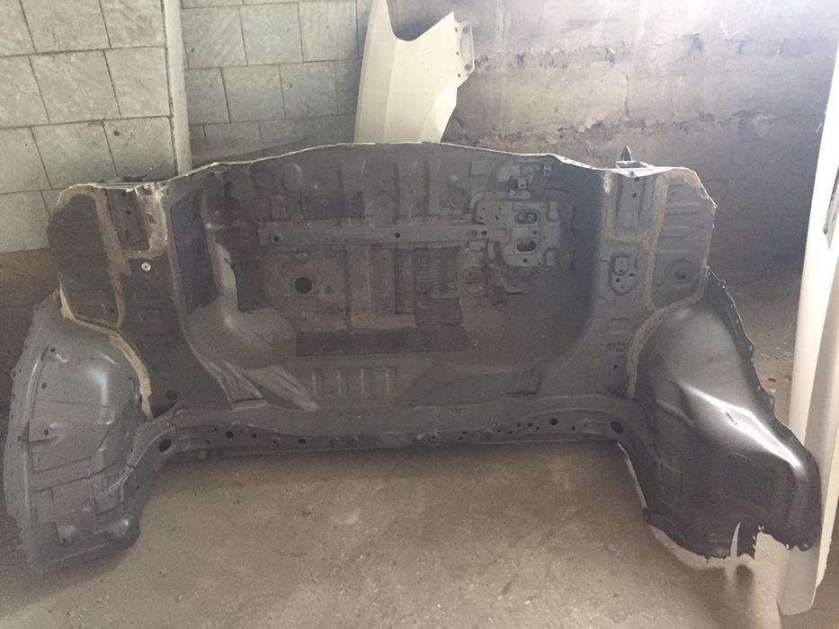 Задня нижня частина кузова Toyota rav4 2016-2018р