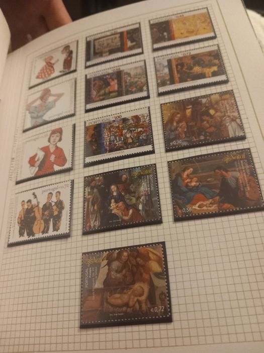 Vendo  selos  portugueses