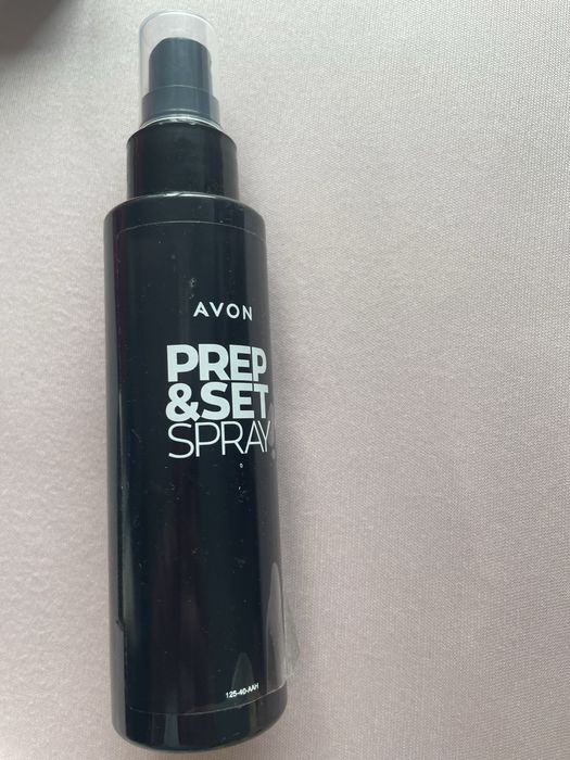Spray do makijazu avon