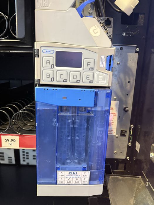 Automat vendingowyCrane Focus 457e + terminal nayax + wrzutnik