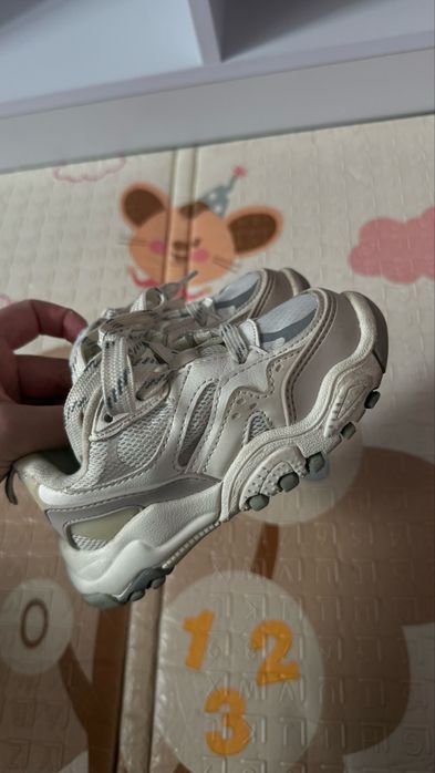 Кросівки new balance  для дівчинки  15-16 см стопа