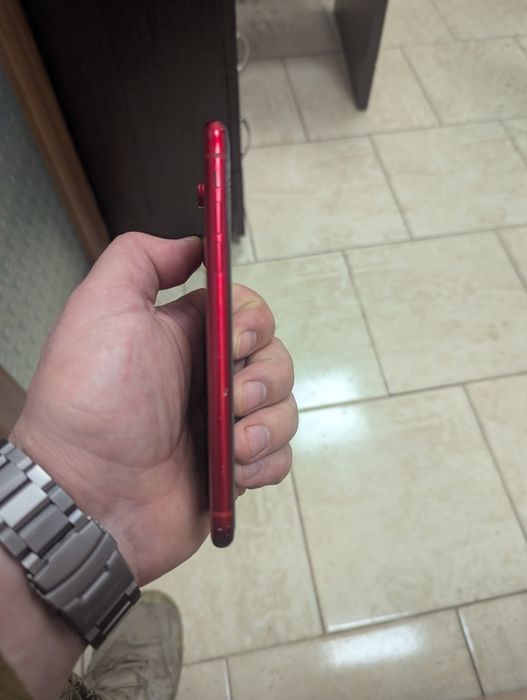 Продам Iphone xr