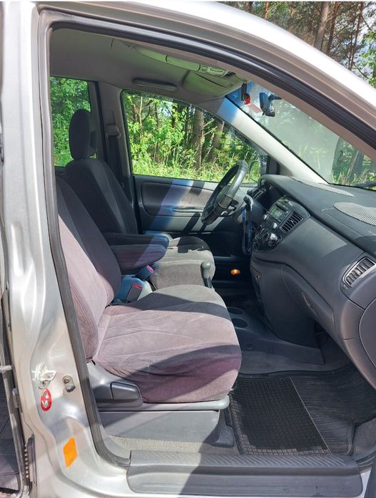 Мазда mpv 2002року