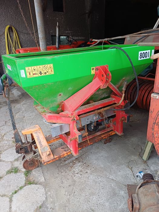 Rozsiewacz strumyk 800l