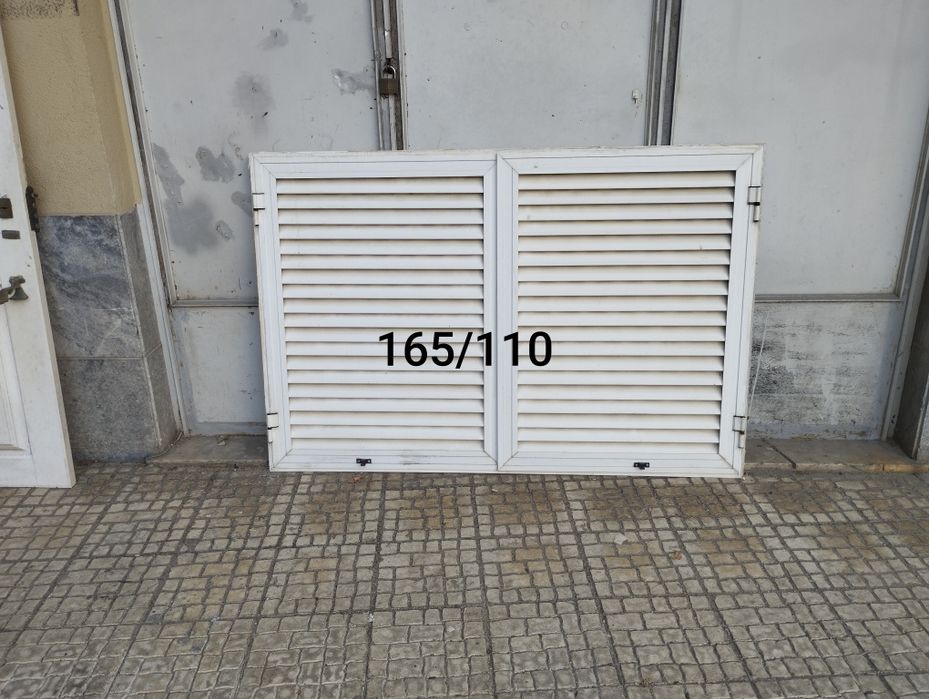 Vendo portadas em alumínio lacado branco