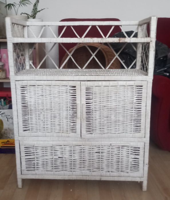 Szafka wiklinowa biała