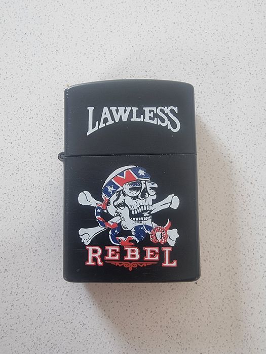 Isqueiro a gasolina com imagem Lawless