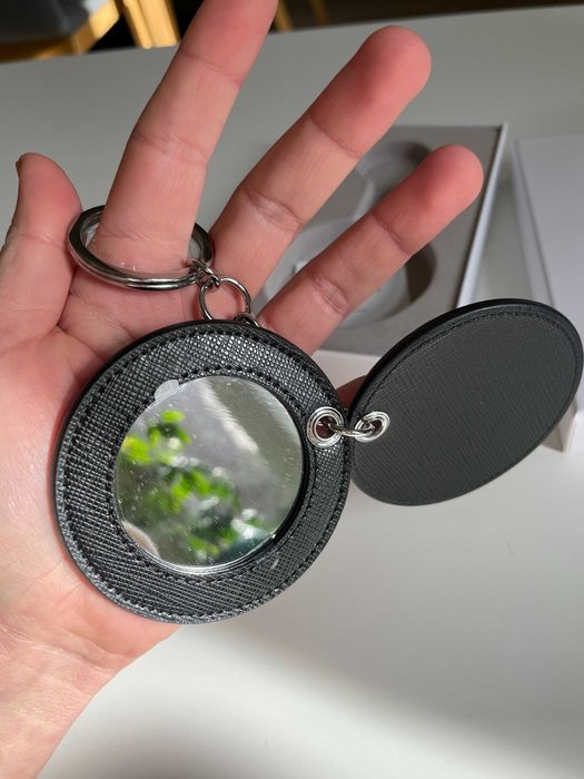 Elegancki breloczek Swarovski z kryształami i lusterkiem