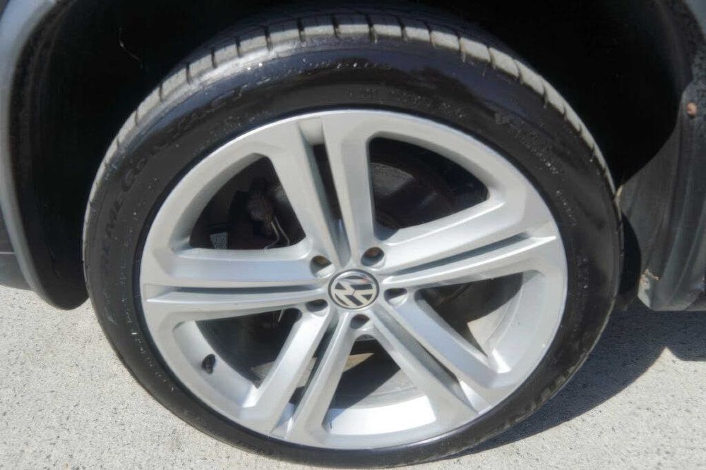Volkswagen Tiguan      2016