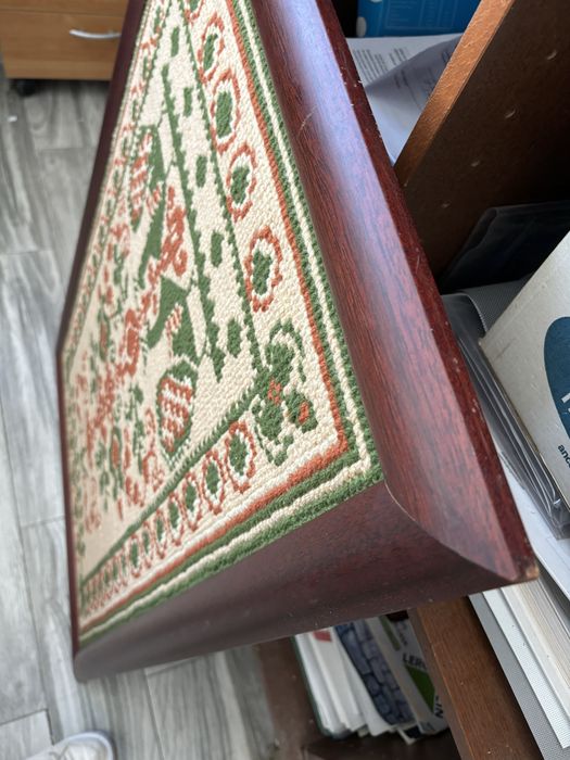 Tapeçaria de arraiolos manual decorativa