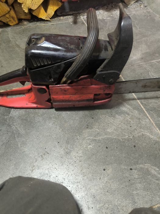 Продам бензинову пилу