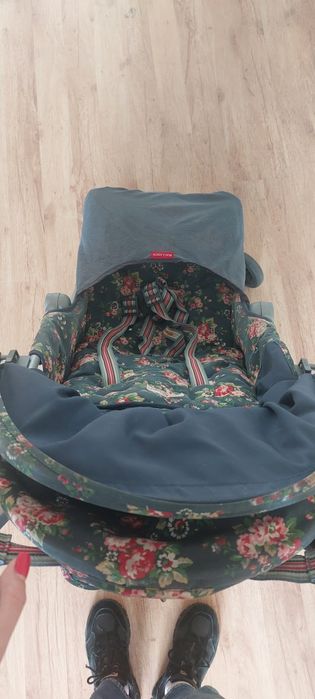 Wozek parasolka McLaren w kwiaty
