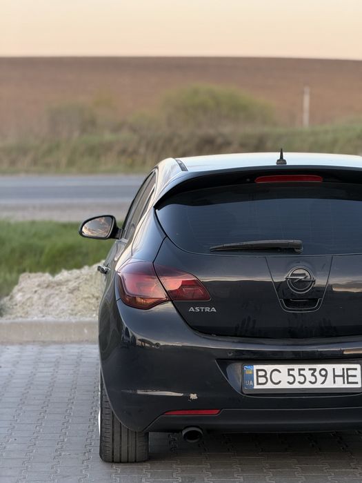 Opel Astra J Hatchback