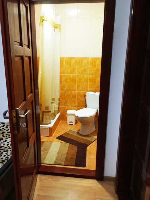 Подобово окремі номера з санвузлами, кухнею, паркінг в м.Берегово