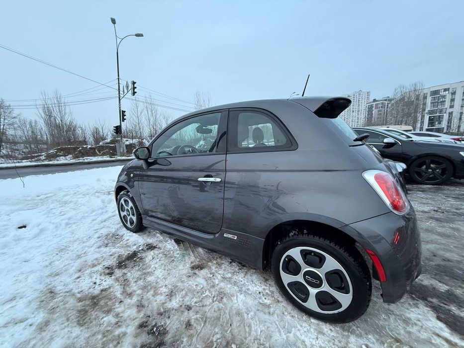 Fiat 500 e 2016 року