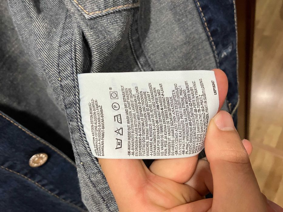 [Como novo] Casaco de ganga de senhora original da Levis, tamanho L.