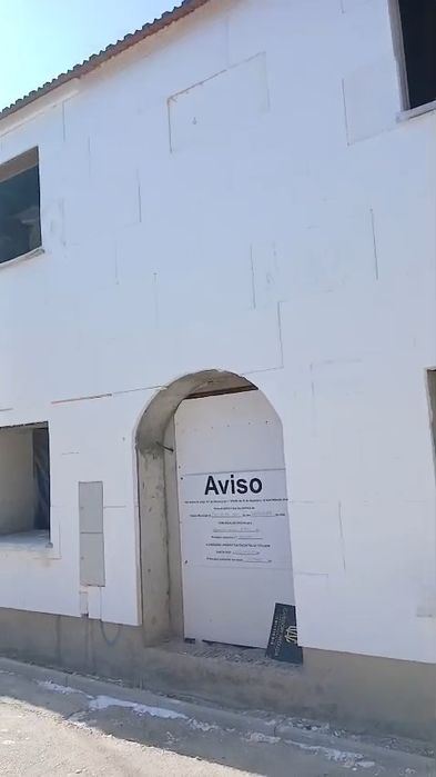Moradia t2  chave no mao.