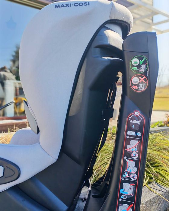 Fotelik samochodowy Maxi Cosi Axiss - obrotowy, nie wymaga Isofixa