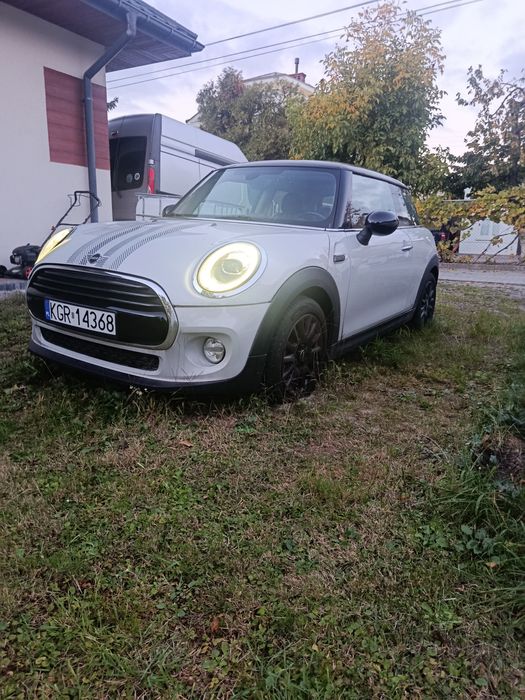 Sprzedam Mini Cooper lekko uszkodzony niski przebieg