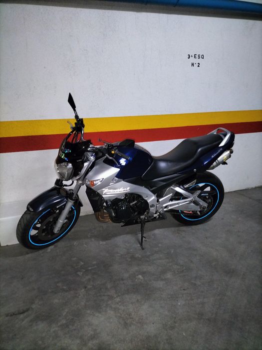 Suzuki GSR 600  NAKED