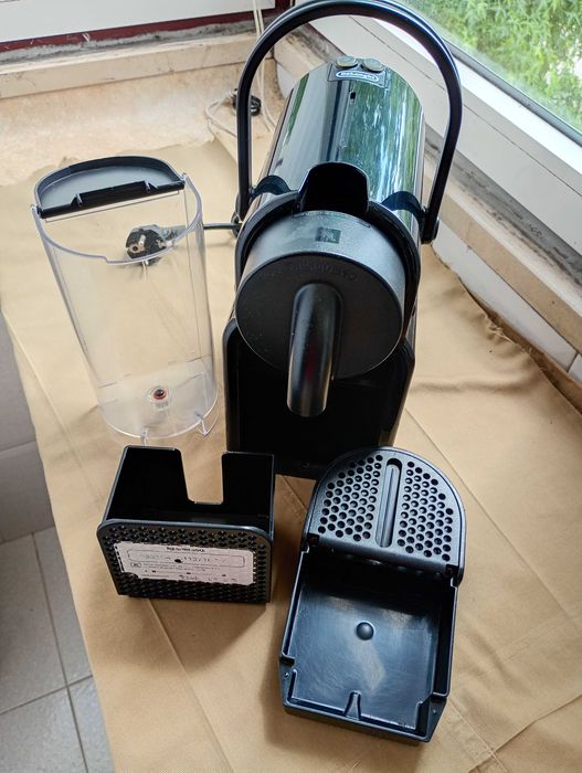 Máquina de Café Nespresso Delonghi