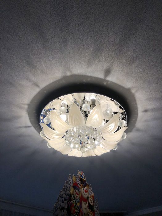 Люстра стельова на лампах та led підсвіткою rgb