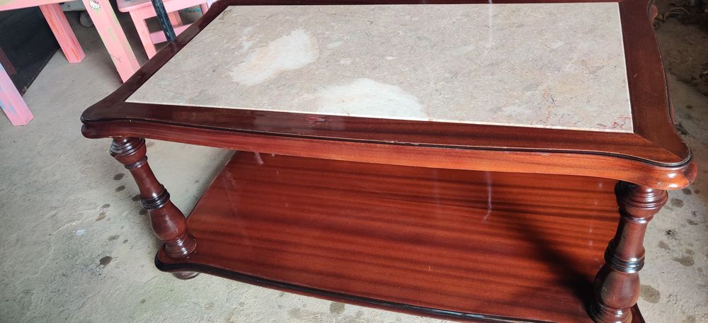 Mesa de apoio de sala