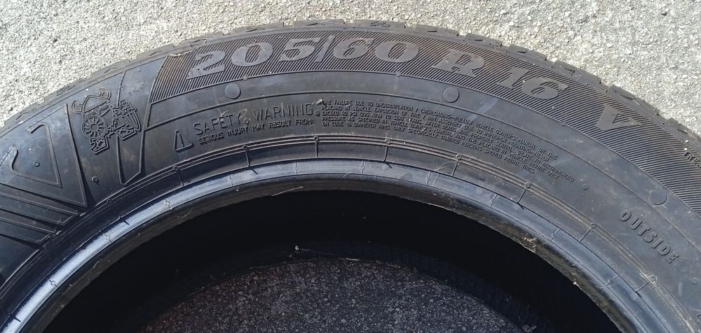 Pneu como novo 205 60 r16