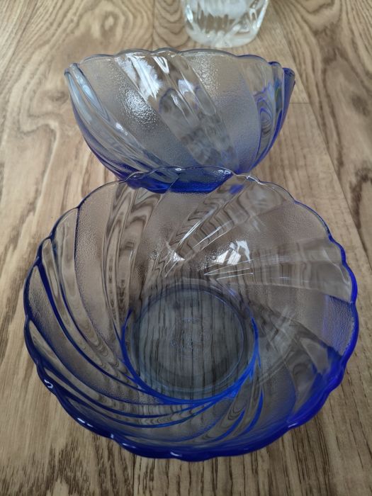 Жаростойкая утятница и салатницы Франция, хрустальная ваза для цветов