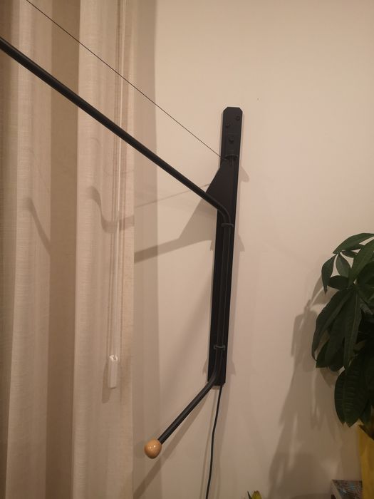 Candeeiro de inspiração Jean Prouvé