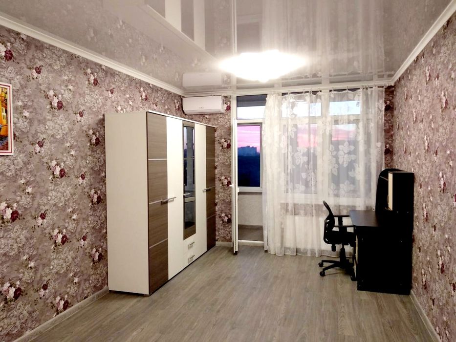 Сдам длительно 3-х комн квартиру в ЖК. Нагорный ул Дюковская центр