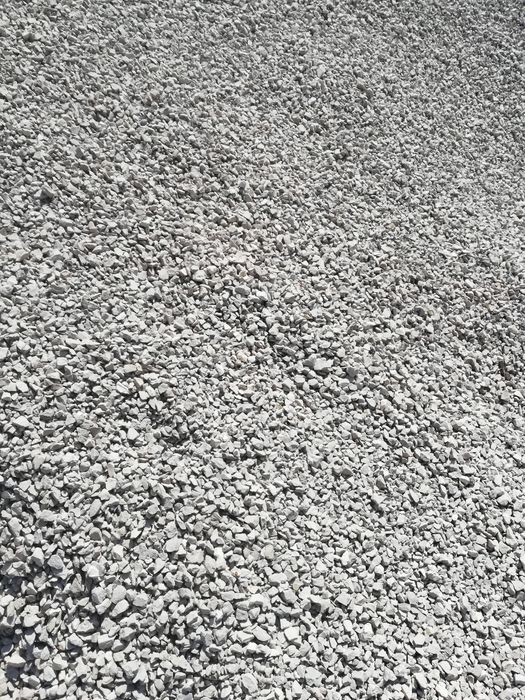 Czarna ziemia ogrodowa oraz piach, wiślany,miksokret, kruszywa, kamień