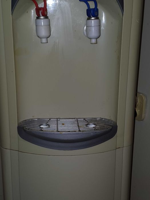 Dystrybutor wody zimnej i ciepłej