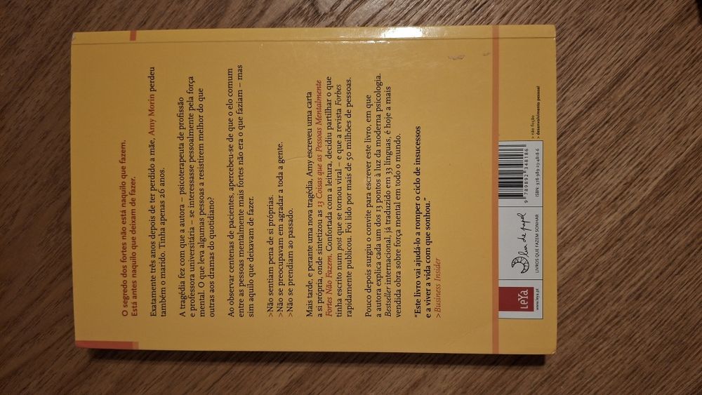 Livro "13 coisas que as pessoas mentalmente fortes não fazem"