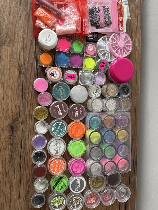 Akcesoria do zdobienia paznokci