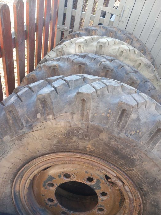 Шини зіл 131 з камерою