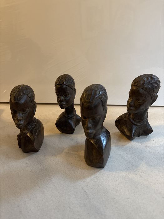 Estatuetas artesanais - Arte africana