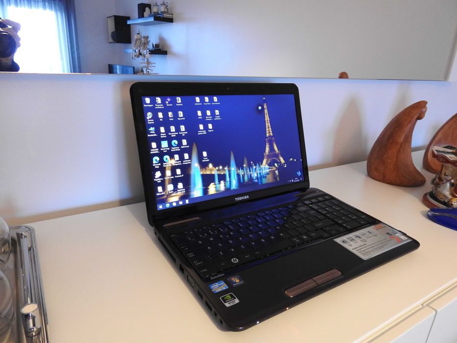 Portátil Notebook Toshiba + mochila de transporte mitsai